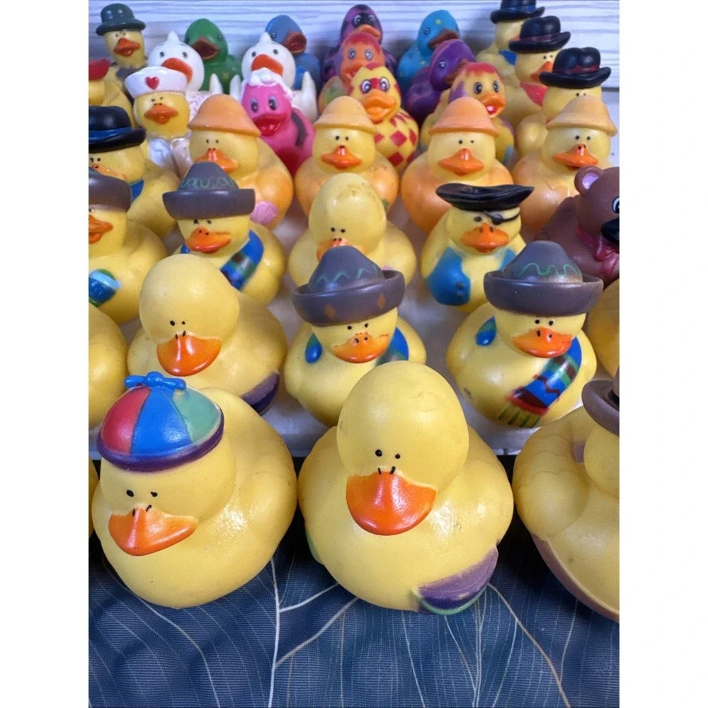 40 RUBBER DUCKS LOT ASSORTMENT DUCKIES JEEP DUCKING FLOATER BATH TOY FUN DUCK